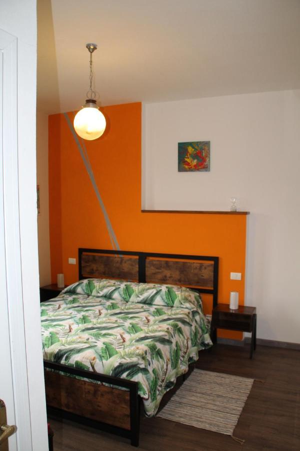 B&B Des Artistes Borzano Exterior foto